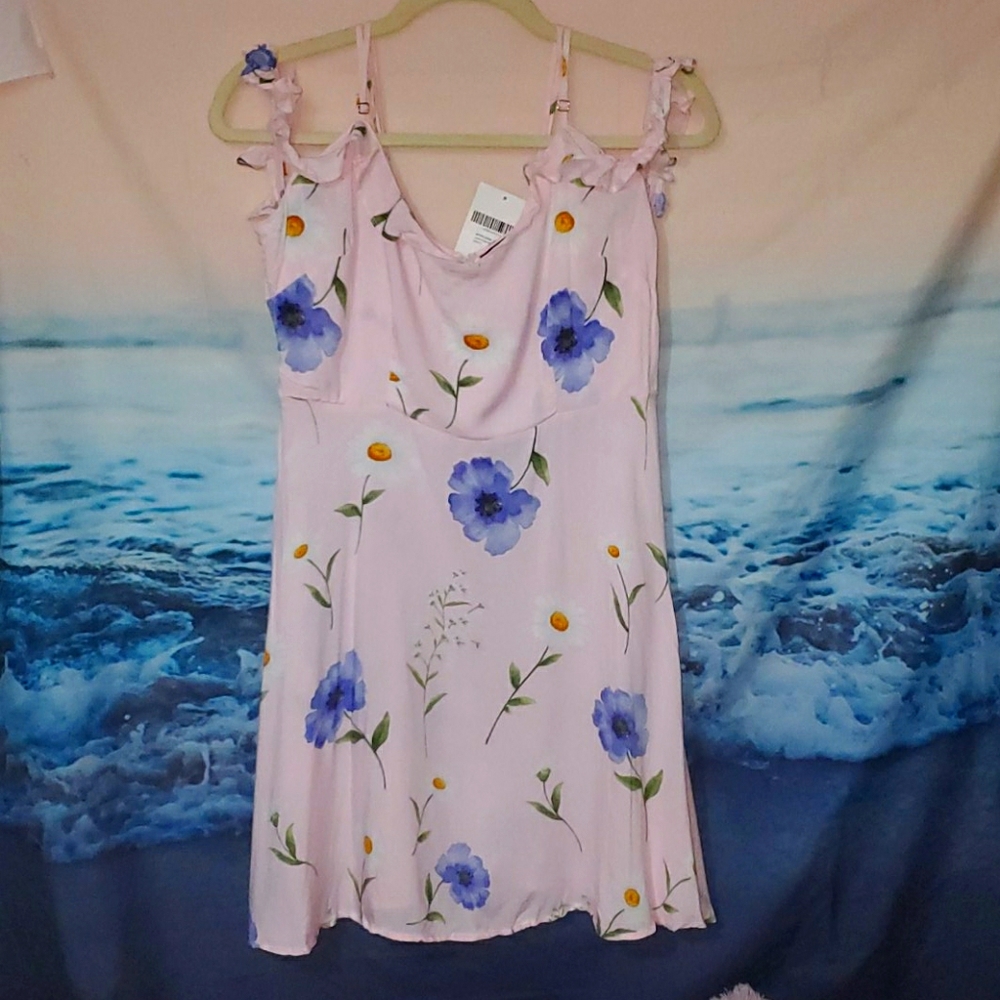 NWT Floral off-shoulder woven dress